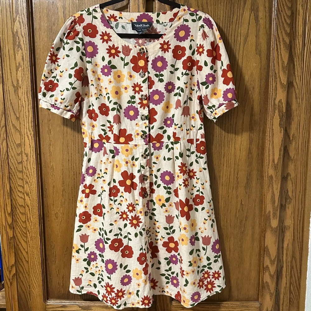 ModCloth x Princess Highway Retro Floral Button-Down Dress 
AUS 12- US 8